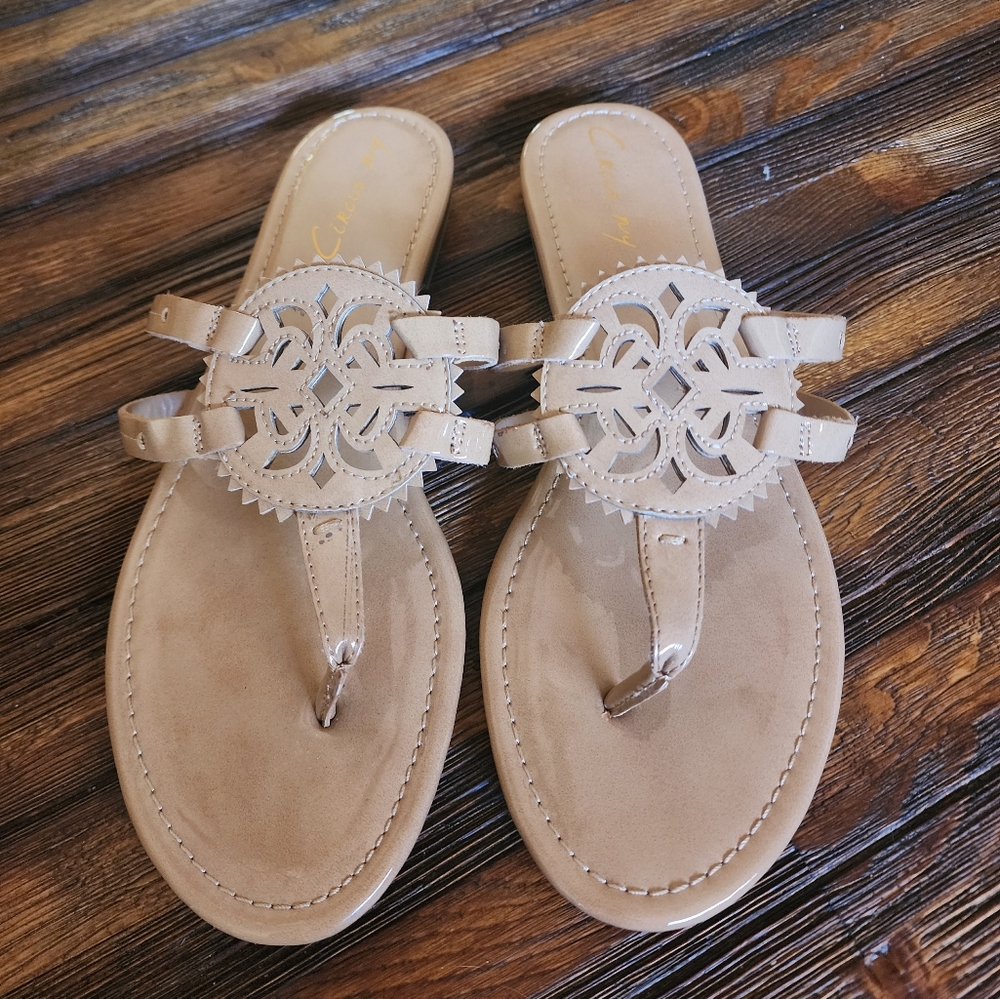 CIRCUS IVY women's almond (nude) sandals, size 9